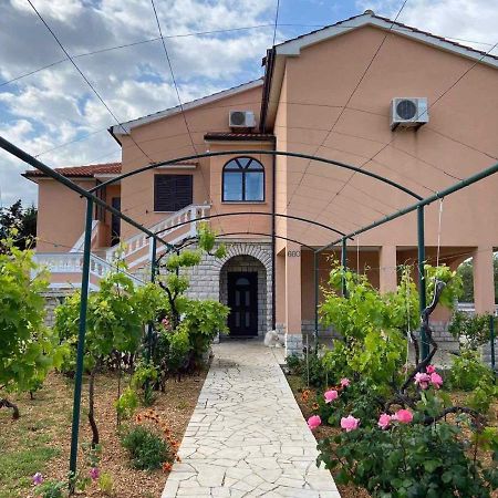 Apartmán Mira Barbat na Rabu Exteriér fotografie